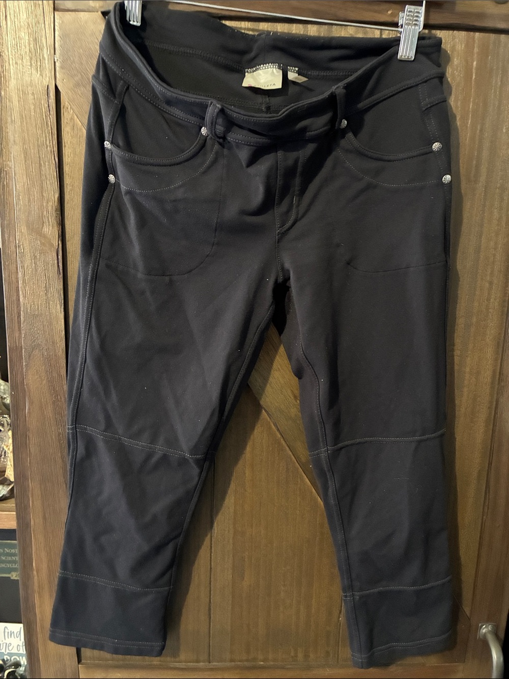 M Athleta  Black Capri Leggings with Stitch Detailing,
